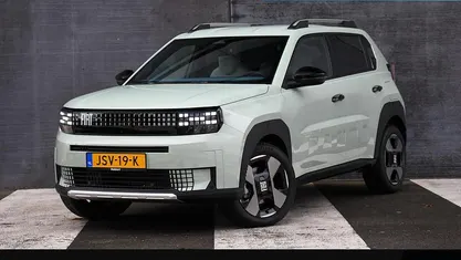 Occasion 2025 Fiat Grande Panda La Prima Hatchback | € 28.495 (Eerlijke prijs)