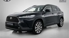 Zwart metallic Gebruikt 2025 Toyota Corolla Cross Style SUV | € 38.445 (Eerlijke prijs)