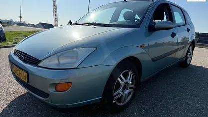 Occasion Ford Focus Ambiente 101 PK (74 kW) 2000 Groen Hatchback