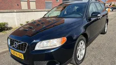 Blauw, metallic lak Gebruikt 2010 Volvo V70 Momentum Stationwagen | € 9.850 (Super prijs)
