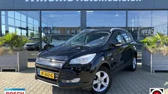 Zwart Gebruikt 2016 Ford Kuga Trend SUV | € 12.950 (Goede deal)