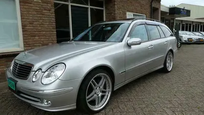 Occasion Mercedes E500 Avantgarde 306 PK (225 kW) 2005 Grijs, metallic lak Stationwagen