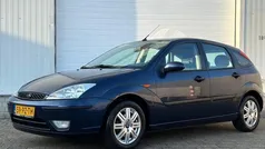 Blauw Gebruikt 2005 Ford Focus Futura Hatchback | € 1.899 (Eerlijke prijs)