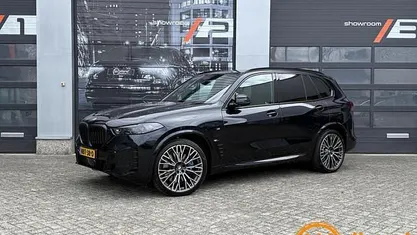 Zwart Occasion 2024 BMW X5 M Sport SUV | € 89.850 (Eerlijke prijs)