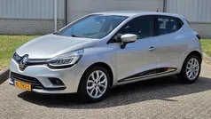Platiniumgrijs d69 Gebruikt 2018 Renault Clio IV Intens Hatchback | € 10.485 (Eerlijke prijs)