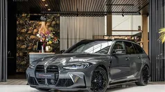 Grijs, metallic lak Gebruikt 2024 BMW M3 Competition Edition Stationwagen | € 124.950 (Eerlijke prijs)
