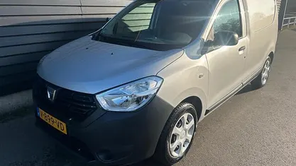 Zilver (metallic) Gebruikt 2019 Dacia Dokker Ambiance MPV | € 8.245 (Super prijs)