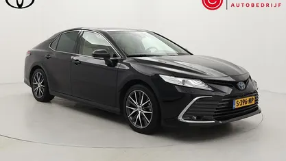 Occasion 2023 Toyota Camry Premium Sedan | € 38.999 (Eerlijke prijs)