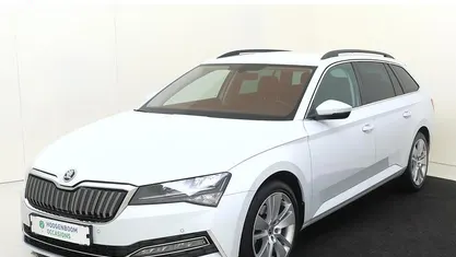 Occasion Skoda Superb Business Line 218 PK (160 kW) 2020 Wit Hatchback