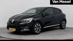 Gebruikt 2023 Renault Clio V Evolution Hatchback | € 17.435 (Eerlijke prijs)