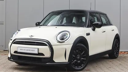 Wit Gebruikt 2022 Mini Cooper Comfort Hatchback | € 24.950 (Eerlijke prijs)