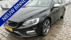 Zwart, metallic lak Gebruikt 2015 Volvo V60 R-Design Stationwagen | € 7.950 (Eerlijke prijs)
