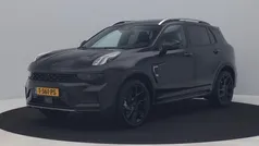 Zwart, metallic lak Gebruikt 2023 Lynk & Co 01 SUV | € 29.500 (Eerlijke prijs)