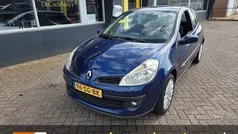 Blauw, metallic lak Gebruikt 2006 Renault Clio II Hatchback | € 1.740 (Eerlijke prijs)
