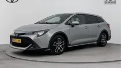 Grijs, metallic lak Gebruikt 2020 Toyota Corolla Edition Stationwagen | € 20.400 (Eerlijke prijs)