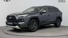 Grijs, metallic lak Gebruikt 2023 Toyota RAV4 SUV | € 46.445 (Eerlijke prijs)