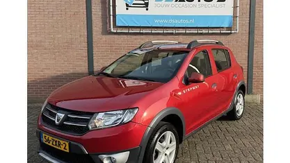 Occasion Dacia Sandero Lauréate 90 PK (66 kW) 2013 Rood (metallic) Hatchback
