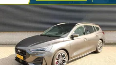 Grijs Nieuw 2025 Ford Focus ST-Line X Stationwagen | € 36.940 (Eerlijke prijs)