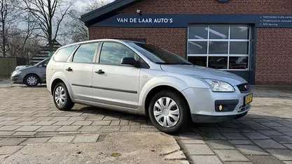 Occasion Ford Focus 101 PK (74 kW) 2006 Grijs Stationwagen