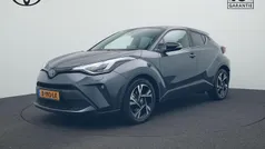 Grijs (metallic) Gebruikt 2023 Toyota C-HR Style SUV | € 27.445 (Eerlijke prijs)