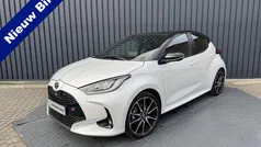Wit Gebruikt 2022 Toyota Yaris Hybrid Sport Hatchback | € 23.950 (Eerlijke prijs)