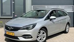 Grijs Gebruikt 2021 Opel Astra Edition Stationwagen | € 9.999 (Eerlijke prijs)