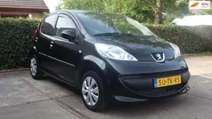 Zwart Gebruikt 2006 Peugeot 107 Hatchback | € 2.950 (Eerlijke prijs)