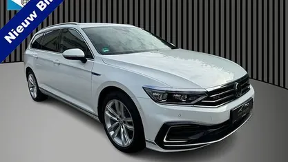 Wit Gebruikt 2020 VW Passat Business Stationwagen | € 20.845 (Eerlijke prijs)