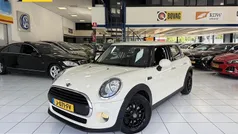 Wit Gebruikt 2016 Mini Cooper Business Hatchback | € 13.150 (Eerlijke prijs)