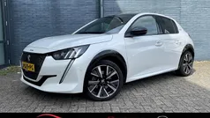 Wit Gebruikt 2020 Peugeot 208 GT-line Hatchback | € 15.950 (Eerlijke prijs)