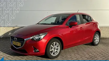 Rood Gebruikt 2016 Mazda 2 Hatchback | € 12.900 (Eerlijke prijs)