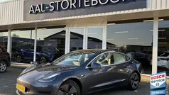Grijs, metallic lak Gebruikt 2019 Tesla Model 3 Standard Range Sedan | € 19.600 (Eerlijke prijs)