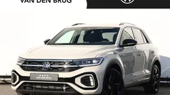 Grijs Gebruikt 2024 VW T-Roc R-line SUV | € 36.195 (Eerlijke prijs)
