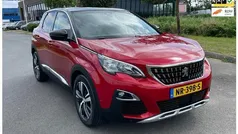 Rood, metallic lak Gebruikt 2017 Peugeot 3008 SUV | € 15.450 (Eerlijke prijs)