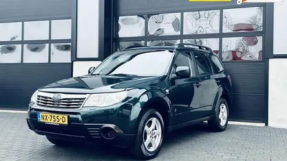 Groen (metallic) Gebruikt 2010 Subaru Forester SUV | € 9.665 (Eerlijke prijs)