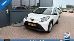 Gebruikt 2023 Toyota Aygo Play Hatchback | € 16.850 (Eerlijke prijs)