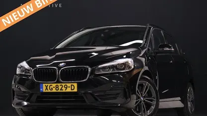 Zwart (metallic) Occasion 2019 BMW 225 Active Tourer Executive MPV | € 16.635 (Eerlijke prijs)