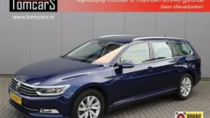 Blauw, metallic lak Gebruikt 2019 VW Passat Comfortline Stationwagen | € 18.750 (Eerlijke prijs)