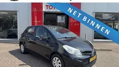 Zwart Gebruikt 2013 Toyota Yaris Hatchback | € 6.150 (Eerlijke prijs)
