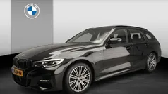 Zwart Gebruikt 2022 BMW 330 M Sport Stationwagen | € 41.900 (Eerlijke prijs)