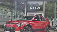 Rood Gebruikt 2023 Kia e-Niro SUV | € 32.845 (Eerlijke prijs)