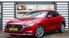 Rood Gebruikt 2022 Mazda 3 Sportive Sedan | € 24.940 (Goede deal)