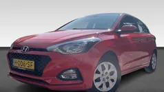 Rood, metallic lak Gebruikt 2020 Hyundai i20 Comfort Hatchback | € 14.730 (Eerlijke prijs)