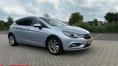 Grijs Gebruikt 2017 Opel Astra Innovation Hatchback | € 8.925 (Eerlijke prijs)