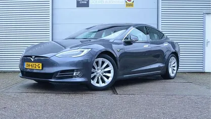Grijs Gebruikt 2018 Tesla Model S Hatchback | € 23.999 (Eerlijke prijs)