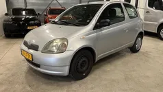 Grijs Gebruikt 2002 Toyota Yaris Hatchback | € 750 (Eerlijke prijs)