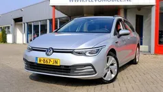 Grijs, metallic lak Gebruikt 2022 VW Golf VIII Style Stationwagen | € 18.450 (Goede deal)