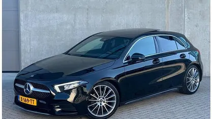Zwart Gebruikt 2018 Mercedes A200 Premium Hatchback | € 21.440 (Eerlijke prijs)