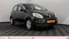 Zwart Gebruikt 2009 Renault Twingo Authentique Hatchback | € 1.950 (Eerlijke prijs)