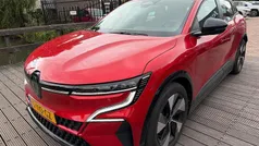 Gebruikt 2023 Renault Mégane Evolution Hatchback | € 26.445 (Eerlijke prijs)